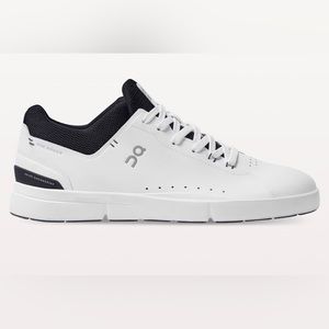 On Running THE ROGER Advantage Sneakers | Brand New